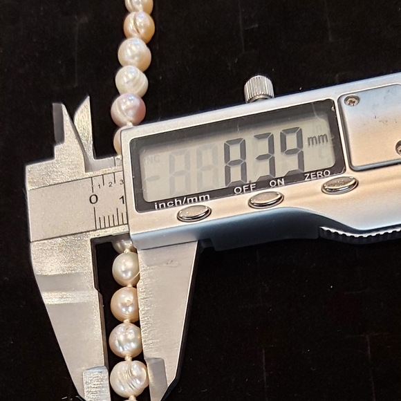 22" Almost Round Circled Pearls 7mm-8mm - Picture 4 of 5